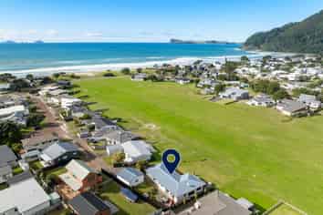 16 Braddock Grove, Pauanui
