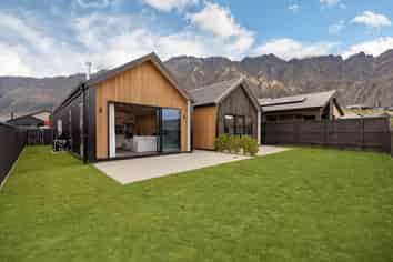 11 Coopworth Road, Jacks Point