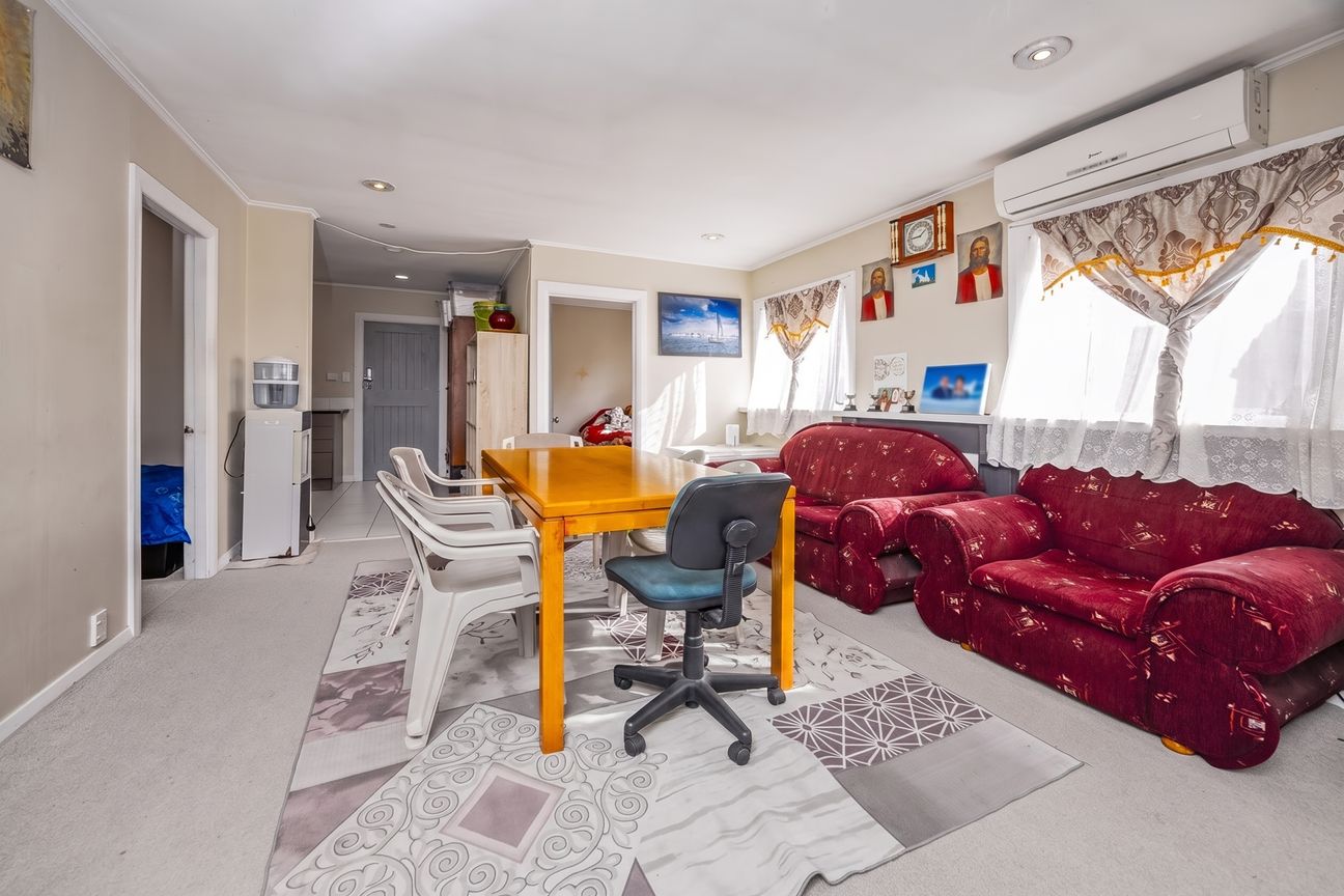 Rare Opportunity to Live, Build and Invest - Bild 4