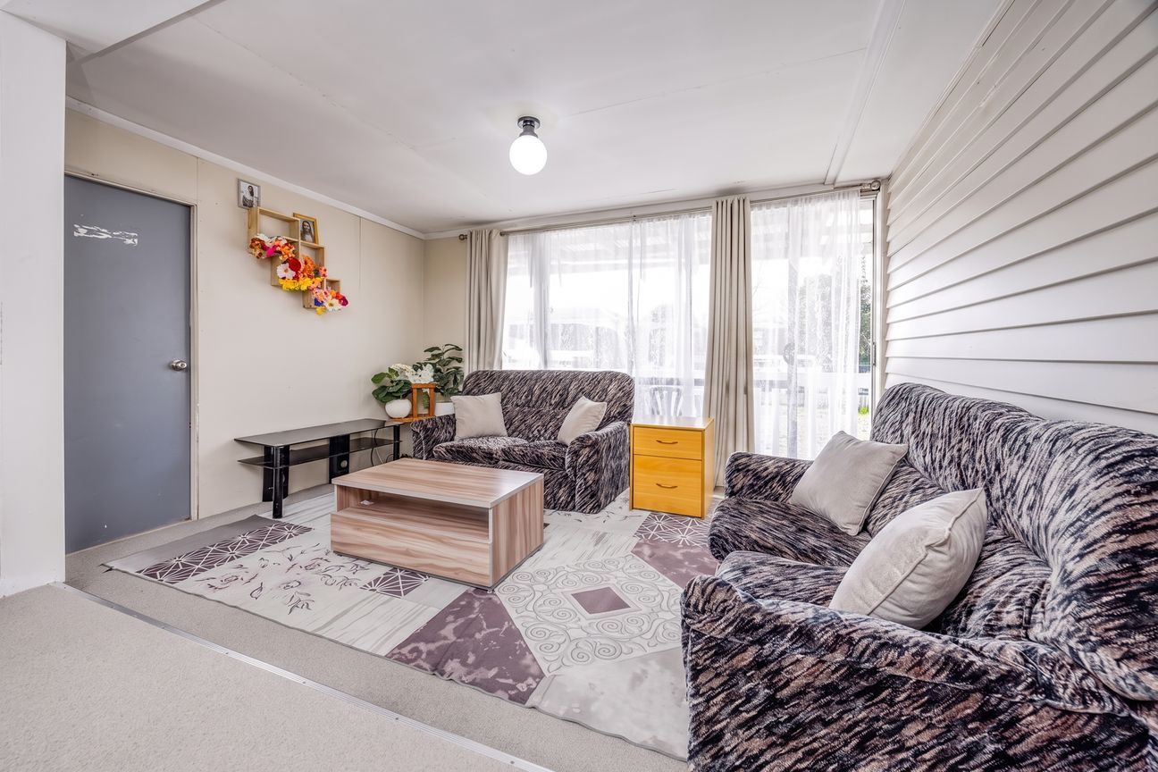 Rare Opportunity to Live, Build and Invest - Bild 3