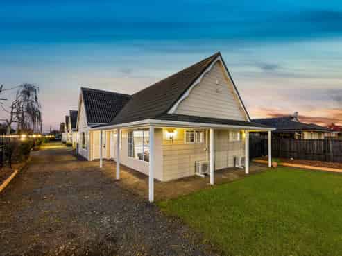 ACCOMMODATION CASH FLOW  LARGE FREEHOLD

