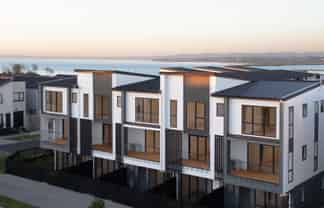 8/10 Scott Road, Hobsonville