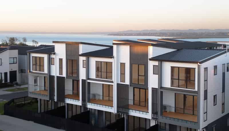 8/10 Scott Road, Hobsonville