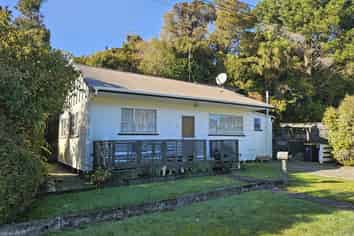 8 Hall-Jones Street, Runanga
