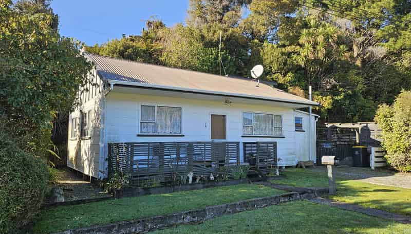 8 Hall-Jones Street, Runanga