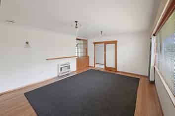 12 Batt Street , West End