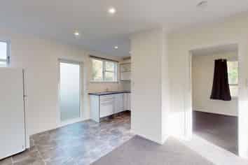 2/287C Happy Valley Road, Owhiro Bay