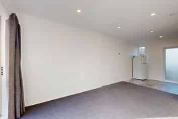 2/287C Happy Valley Road, Owhiro Bay