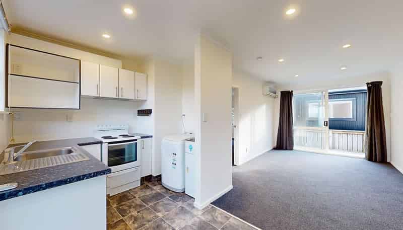 2/287C Happy Valley Road, Owhiro Bay