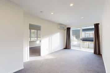2/287C Happy Valley Road, Owhiro Bay