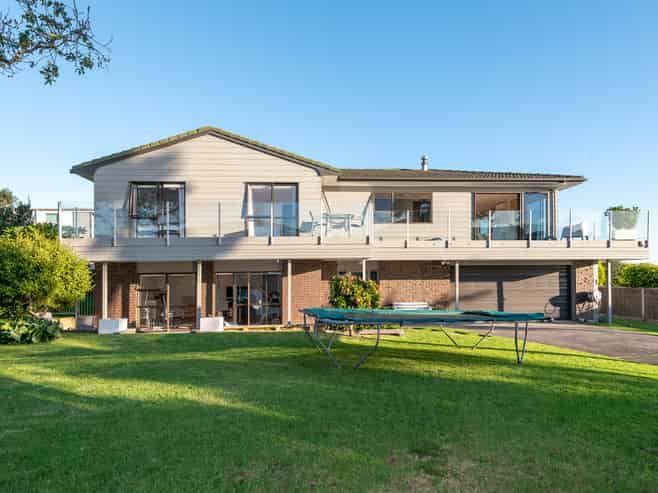 12 Bucklands Beach Road, Bucklands Beach