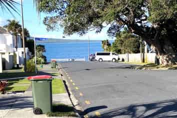 2/12 Earnoch Avenue, Takapuna