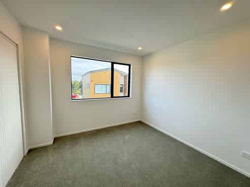 10 Kiato Lane, Flat Bush
