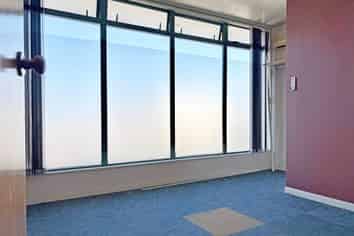 AFFORDABLE 100M² UPSTAIRS OFFICE FOR LEASE
