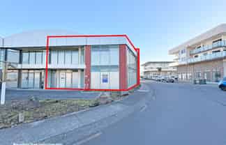 400M² END UNIT FOR LEASE
