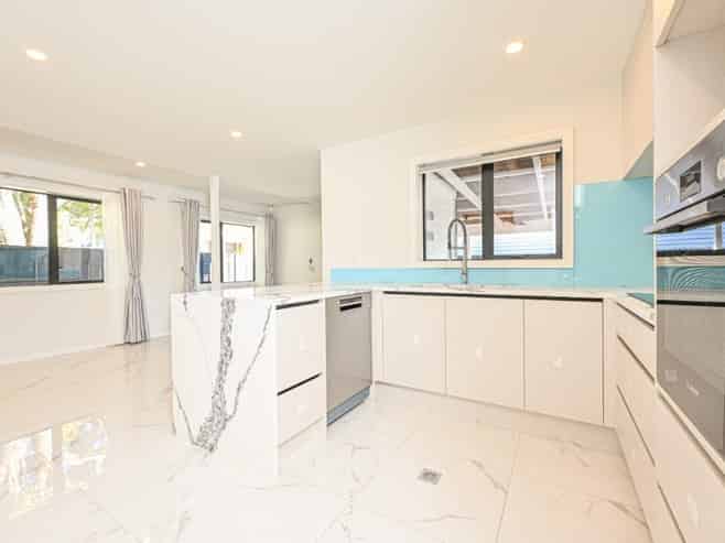 37 Rosella Road, Mangere East