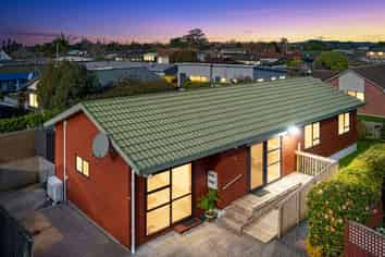 3/28 Lakeside Drive, Orewa