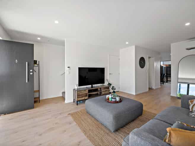 36B Range View Road, Mount Albert