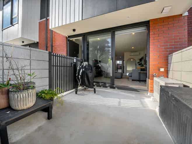 36B Range View Road, Mount Albert