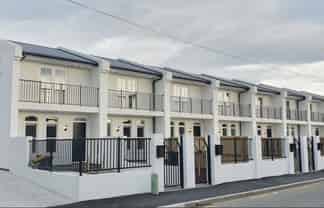 4/12  Burke Street, Addington