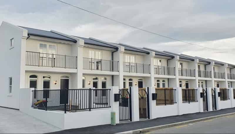 4/12  Burke Street, Addington