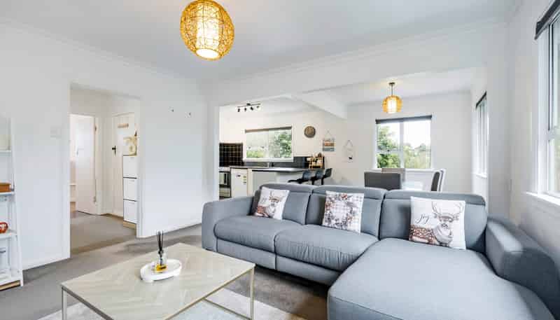 88 South Road, Blagdon