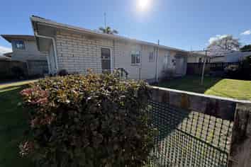 1/4 Mere Road, Hilltop