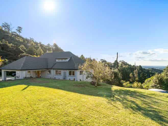 27 Tui Crescent, Waiatarua