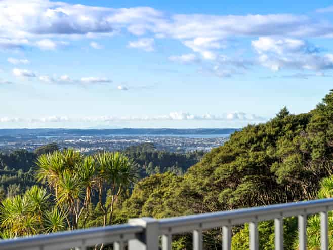 27 Tui Crescent, Waiatarua