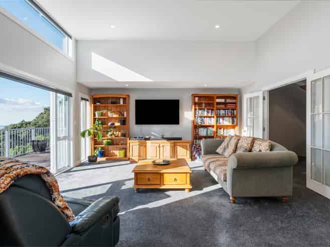 27 Tui Crescent, Waiatarua