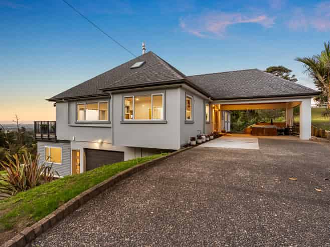 27 Tui Crescent, Waiatarua