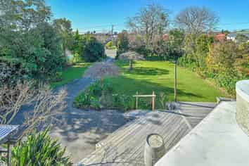 112 Lyndhurst Road, Frimley