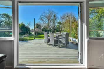 112 Lyndhurst Road, Frimley