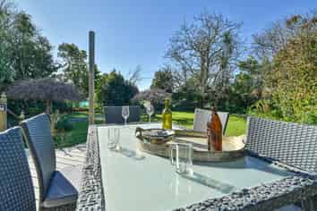 112 Lyndhurst Road, Frimley