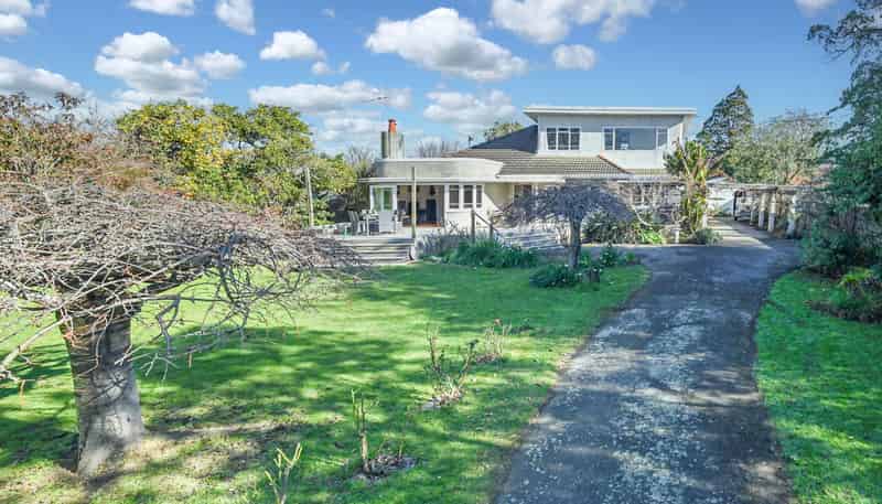 112 Lyndhurst Road, Frimley
