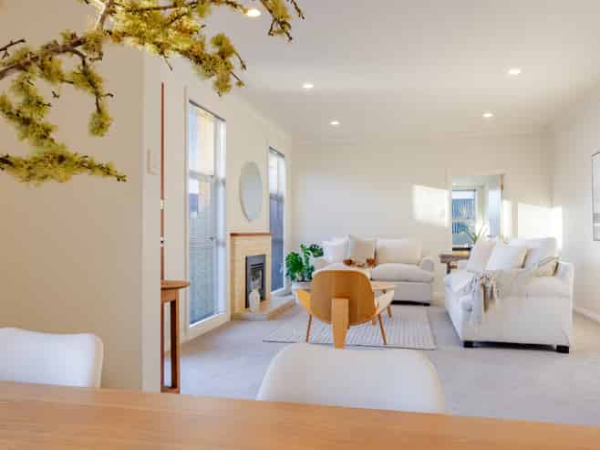 915 Avenue Road East, Parkvale