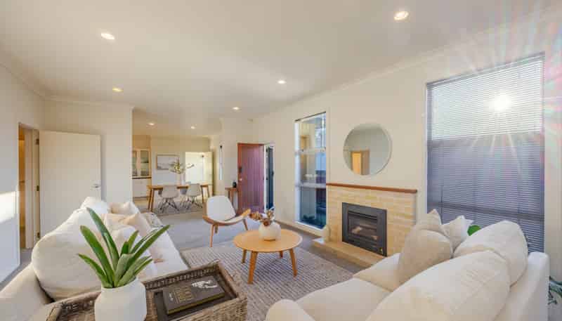 915 Avenue Road East, Parkvale
