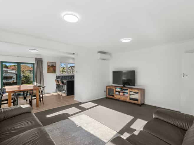 24 Teesdale Street, Burnside