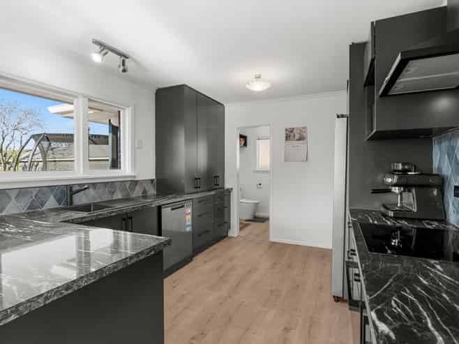 24 Teesdale Street, Burnside