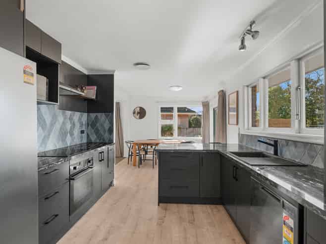 24 Teesdale Street, Burnside