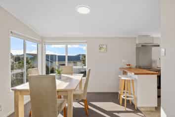 1/5 Kingsbridge Place, Newlands