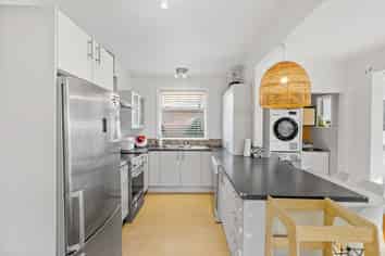 33 Charlesworth Street, Woolston