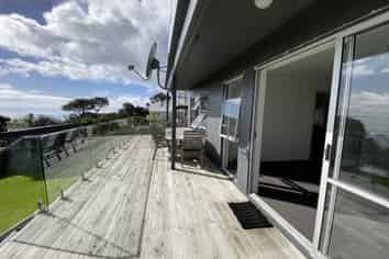 1428 Whangaparaoa Road, Army Bay