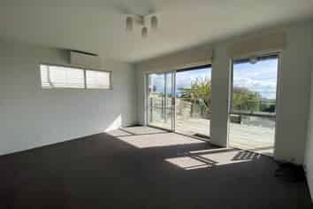 1428 Whangaparaoa Road, Army Bay