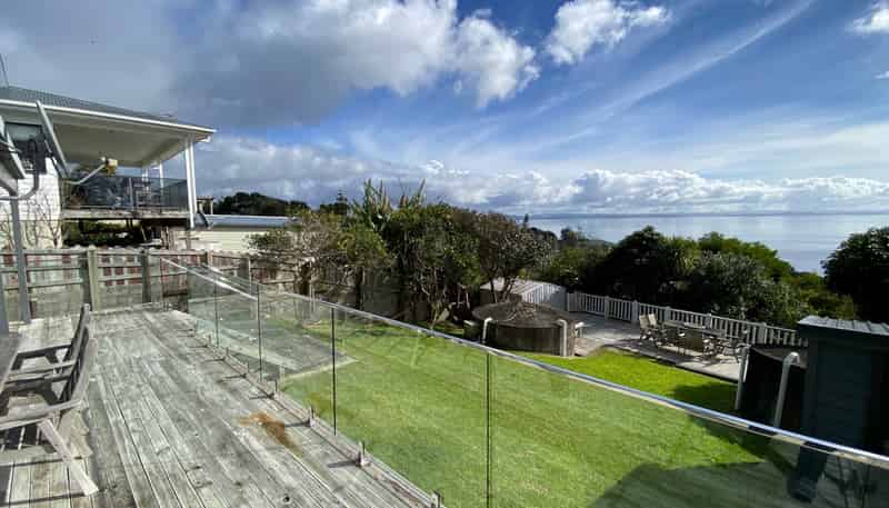 1428 Whangaparaoa Road, Army Bay