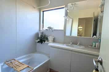 14A Hoey Street, Kamo