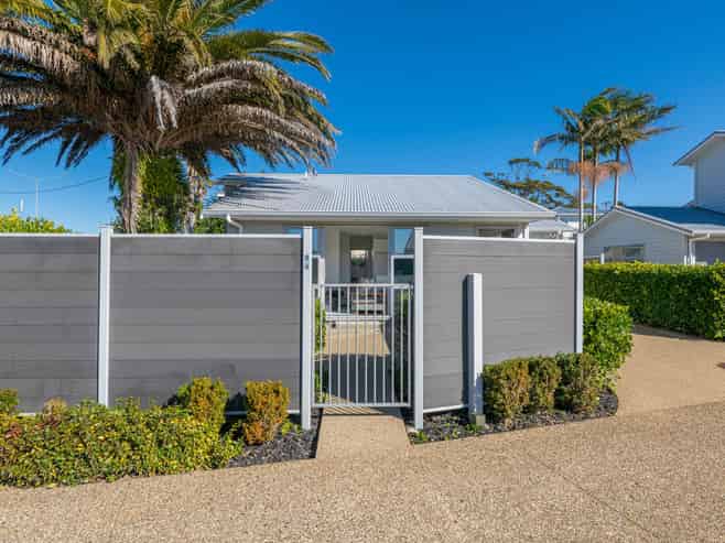 8a Beach Road, Manly