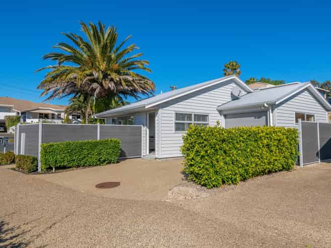 8a Beach Road, Manly