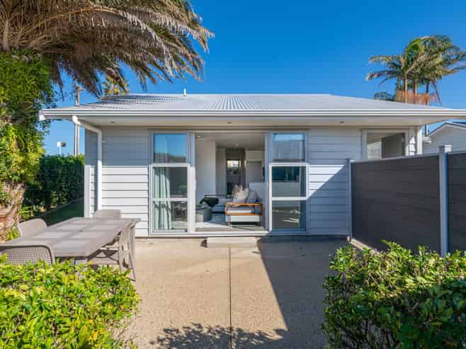8a Beach Road, Manly