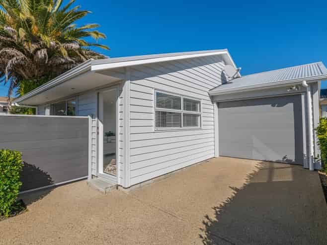 8a Beach Road, Manly